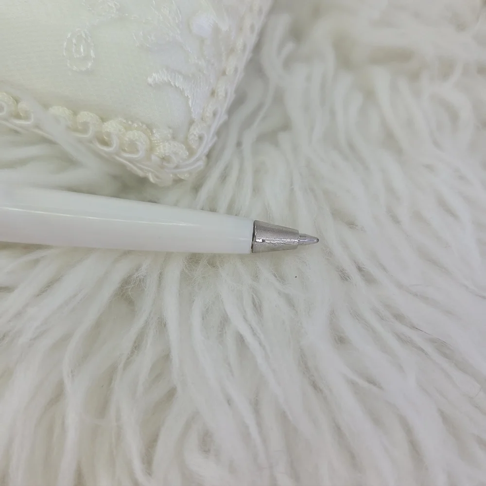 Studio His And Hers Lace Embellished Guest Pen with Floral Holder